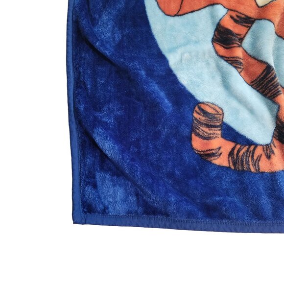 Disney Winnie The Pooh & Tigger Blanket - Cozy & Soft Mink Blanket - Picture 7 of 7